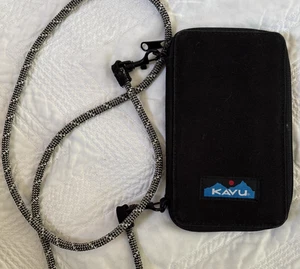 Kavu Go Time schwarze Geldbörse mit umlaufendem Reißverschluss und Doppelfaltung - Bild 1 von 4