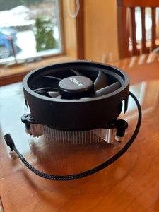 New Genuine AMD Ryzen 5 Wraith Stealth Cooler Fan for 3600 5600G 3600X 5600X CPU - Picture 1 of 3