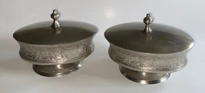 Paar antike handgefertigte Zinn Deckelschalen erhöhtes Motiv Design 6" Italien - Bild 1 von 17