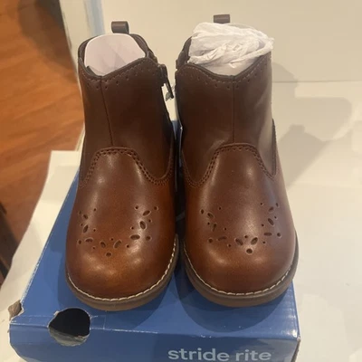 Stride Rite Stella雪松  — 第 1/4 张图片