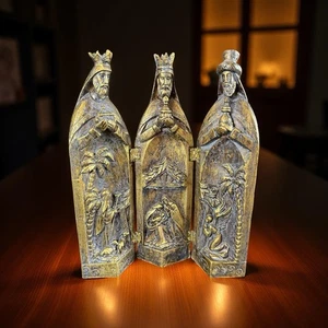 De colección. Belén Florentino Italia 3 Paneles Bisagras 10-1/2” T x 9” Tallado en Oro - Imagen 1 de 5