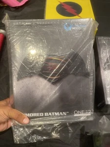 Armored Batman v Superman CON Exclusive ONE:12 Collective Mezco AUTHENTIC  - Picture 1 of 2