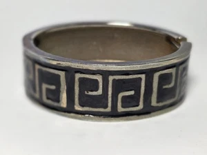 Vintage Emaille Silberfarben Griechisches Schlüssel Design Armband Feder Schnappverschluss (J1) - Bild 1 von 11