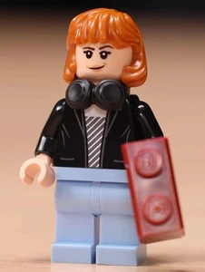 LEGO Robin Minifig from Stranger Things The Creel House 11370, NEW Pre Sale - Picture 1 of 1