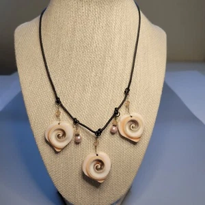 Beachy Boho Pearl & Crystal Heart Conch Shell Necklace on Knotted Black Leather - Picture 1 of 6