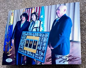 GARY LITTRELL Medal of Honor SIGNED 8x10 Photo PSA/DNA MOH - Picture 1 of 2