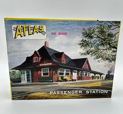 NOS Atlas HO passenger train station kit #706 - Image 1 of 4