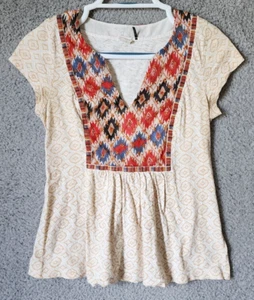 Top donna Akemi + Kin Anthropologie manica corta ricamato scollo a V boho taglia XS - Foto 1 di 15