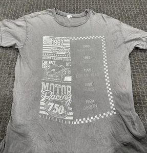 Camiseta de gran tamaño caqui garaje usada en excelente estado con información de carreras de autos foto en el pecho, XS/S MARRÓN - Imagen 1 de 2