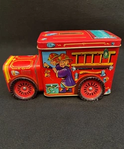 Banco de monedas de camión de bomberos de hojalata vintage - Imagen 1 de 5