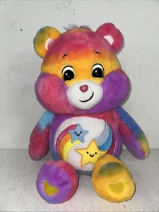 Care Bears buntes Batik superweiches Plüschtier 24 Zoll Dare to Care BFF Bär - Bild 1 von 3