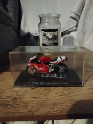 Vintage Rare Ducati 996 1999 Racing Motorcycle Carl Fogarty 1:24 Scale - Image 1 of 4