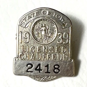 1939 Iowa Chauffeur Lizenz 2418 1,25"H Pin Rückseite historisches Stück - Bild 1 von 3