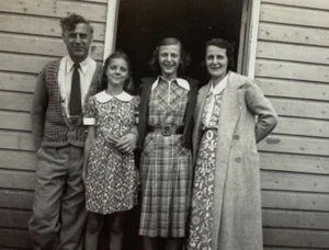 Man Woman & Two Girls Standing By Door B&W Photograph 2.75 x 4.5 - Picture 1 of 3