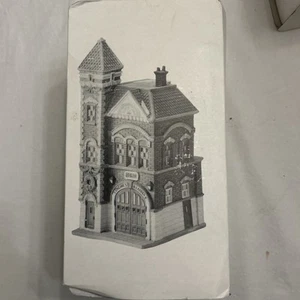 DEPT 56 Christmas In The City Serie Red Brick Fire Station #5536-0 Lesen mit Box - Bild 1 von 8