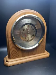 Vintage Verichron GMT Weltzeit Quarzmantel Holzuhr, rotes Flugzeug, 9,8 Zoll - Bild 1 von 9