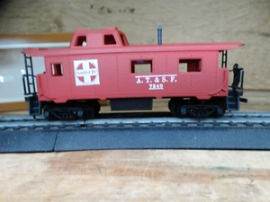 Tyco HO Scale 40' Santa Fe ATSF 7240 Railroad Train Cupula Caboose - Picture 1 of 6