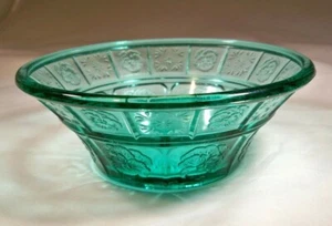 JEANNETTE GLASS DORIC & PANSY ULTRAMARINE 4-1/2" DIAMETER BERRY or FRUIT BOWL! - Picture 1 of 2