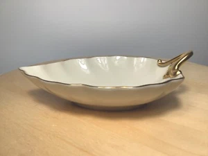 Vintage Lenox Leaf Shaped 7.5" Candy Dish Fine China Cream with 24K Gold Rim USA - Bild 1 von 4