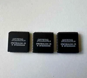 Mikrocontroller EPM7064LC44-15 Altera Halbleiter - 3 PCS - Picture 1 of 1