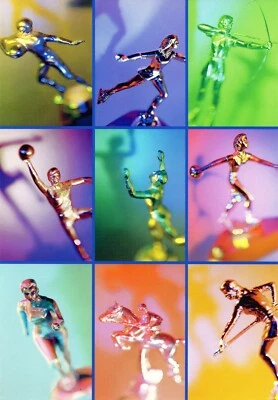 Divertida tarjeta en blanco multiusos en cualquier momento, figuras trofeo deportivo a color de Hallmark +✉ Foto 1 de 4