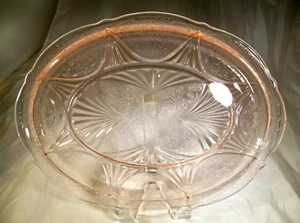 HAZEL ATLAS GLASS CO. ROYAL LACE PINK 13" X 9-3/4" OVAL SERVING PLATTER! - Picture 1 of 2