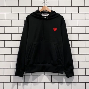 SUÉTER CON CAPUCHA COMME DES GARCONS CDG PLAY RED HEART NEGRO AZ-T174-051-1 - Imagen 1 de 3