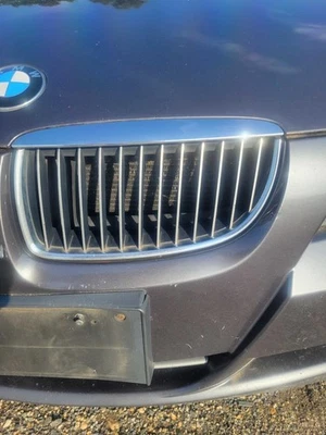 Driver Grille Sedan Upper Bumper Mounted Fits 07-08 BMW 328i 1608398 - Image 1 of 4