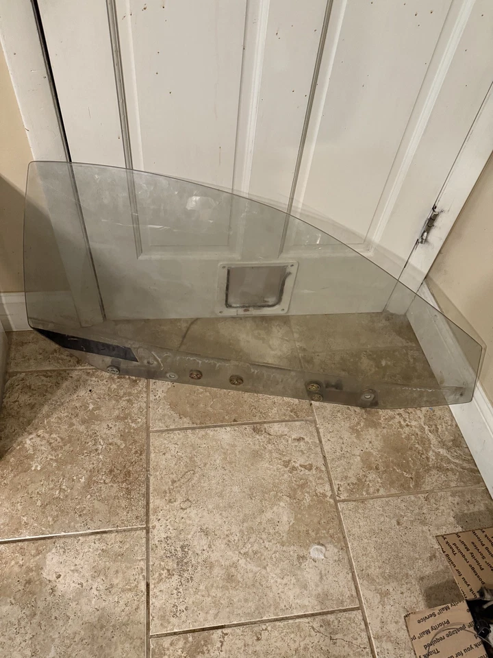 1991 1999 Mitsubishi 3000GT OEM Front Right Door Glass  - Image 1 of 1