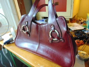 Antiguo Monedero Nina Rich Cuero Rojo - 15 1/2" Ancho - Herrajes Tono Plata - 4 Bolsillos - Imagen 1 de 8