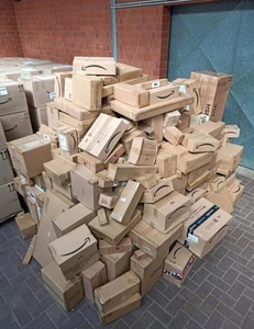 10x Mixed Box items - Amazon Warehouse, Liquidation Stock, Calalogue Seconds - Picture 1 of 22