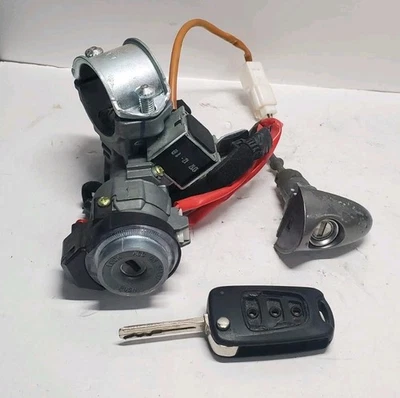 2011-2015 Hyundai Tucson Ignition Switch Housing Assembly Driver Door Lock Key - Image 1 of 4