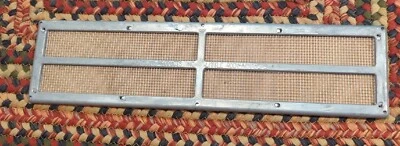 Ventilación de aire Hamlin vintage NOS con pantalla 16" X 4" aluminio plateado Soffit Eave Vent Foto 1 de 4