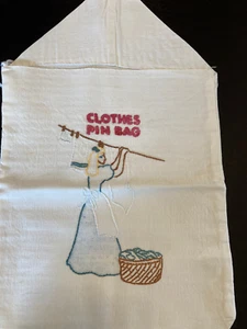 SWEET VINGTAGE HAND EMBROIDERED/TINTED CLOTHES PIN BAG - Picture 1 of 4