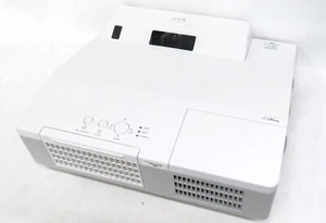 Largas Horas * Proyector Hitachi CP-AW3005 * WXGA Ultra Corto Alcance - Imagen 1 de 8