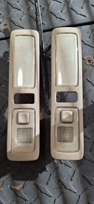 Lámparas de cortesía traseras para pasajeros Lexus LS400 OEM (UCF20) beige Foto 1 de 4