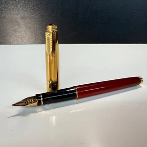 Parker 75 Fountain Pen Lacque Red 18K Gold Red Jewel - Picture 1 of 15