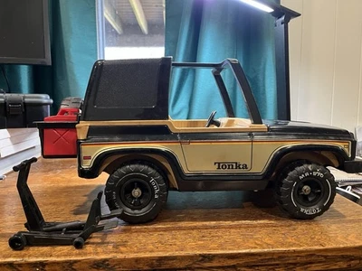 Vintage 1978 Tonka Mighty Ford Bronco MR-970 4X4 Black & Gold Complete! Unbroken - Image 1 of 4