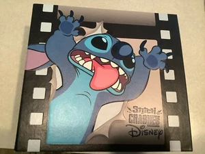 Stitch Crashes Disney 2021 conjunto completo de 12 pines + álbum de coleccionista y pin adicional LR - Imagen 1 de 2