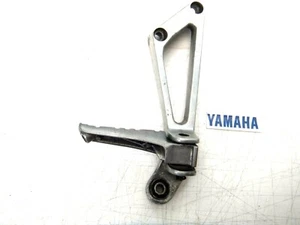 YAMAHA FZR 400 FZR400 RR RIGHT PASSENGER FOOT PEG & BRACKET AS SHOWN 1992 - Picture 1 of 8