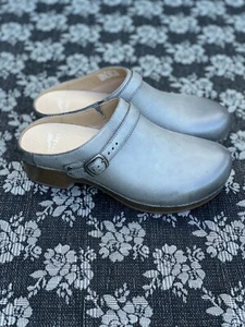 Dansko Berry Mule Size 39 / US 8.5-9 Pewter Metallic Clog - Picture 1 of 9
