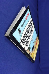 IT'S A DOG'S LIFE Murray Ball THE POCKET FOOTROT FLATS Book - Picture 1 of 10