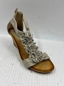 Patrizia By Spring Step Isabella Womens Shoes 9.5-10 Beige Back Zip Wedge Sandal - Picture 1 of 10
