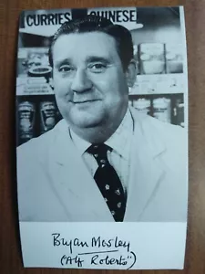BRYAN MOSLEY *Alf Roberts* CORONATION STREET PRE-SIGNED AUTOGRAPH FAN CAST CARD - Picture 1 of 2