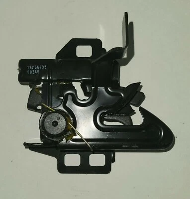 OEM GM Hood Latch: 1999-2007 Chevy: Silverado, Tahoe GMC: Sierra - 15756432 - Изображение 1 из 3