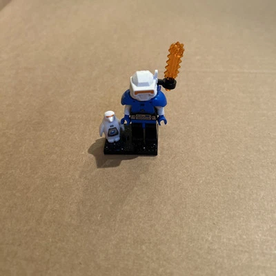 Lego mini figure Ice Planet Explorer With Penguin New - Image 1 of 3