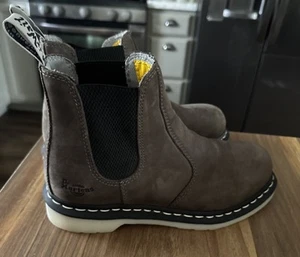 Dr Martens Industrial Boots Womens Size 7 Steel Toe With Softwair Sole - Picture 1 of 10