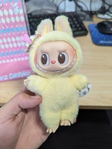 POP MART Labubu Let's Checkmate Vinyl Plüsch Hängekarte AUTHENTISCH FEHLENDES HERZ - Bild 1 von 8