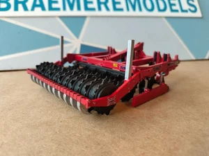 1:32 Sumo Trio 3 Combination Cultivator Model Kit - Picture 1 of 17