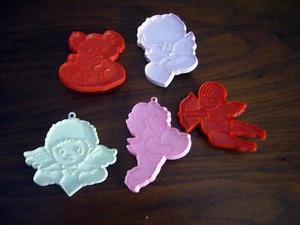 5 Plastic Valentines Day Cookie Cutters - Hallmark Hearts Cupid Koala Love - Picture 1 of 2